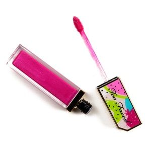 • Too Faced Totally Smashed Lipgloss